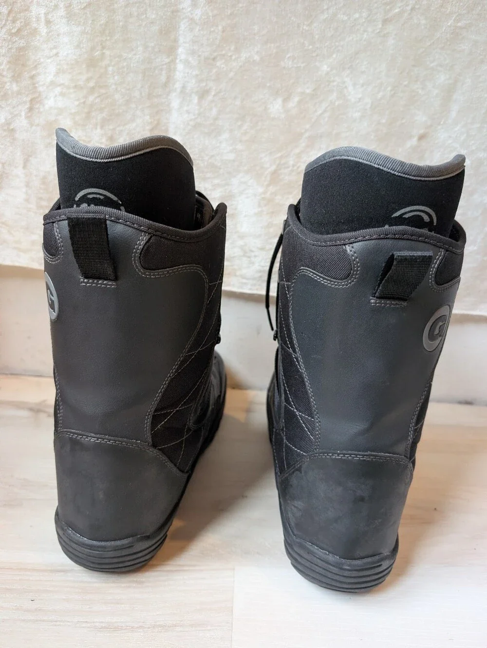 Gnu Men's 9.5 Snowboarding Boots